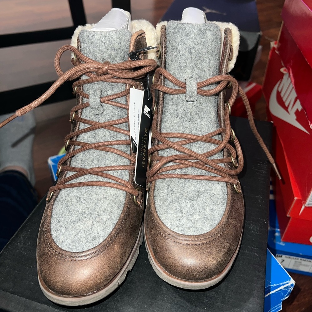 Bought and never used 
Size 8.5 w